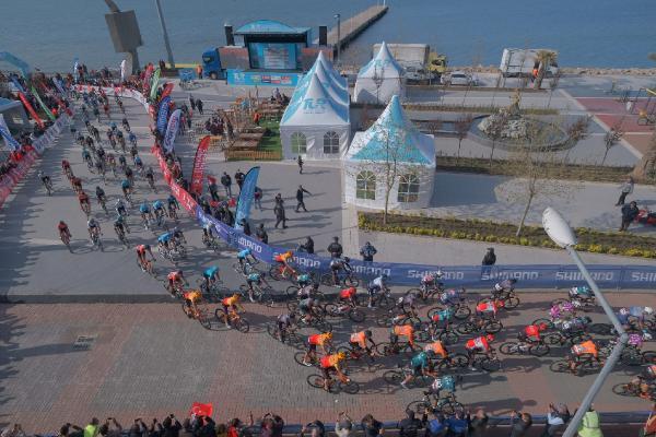 Son Bisiklet dakika haberi... SPOR Cumhurbaşkanlığı Türkiye Turu'nun Edremit-Eceabat etabını Ewan kazandı