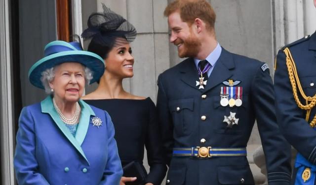 Prens Harry ve eşi Meghan Markle, iki yıl sonra ilk kez Kraliçe'yi ziyaret etti