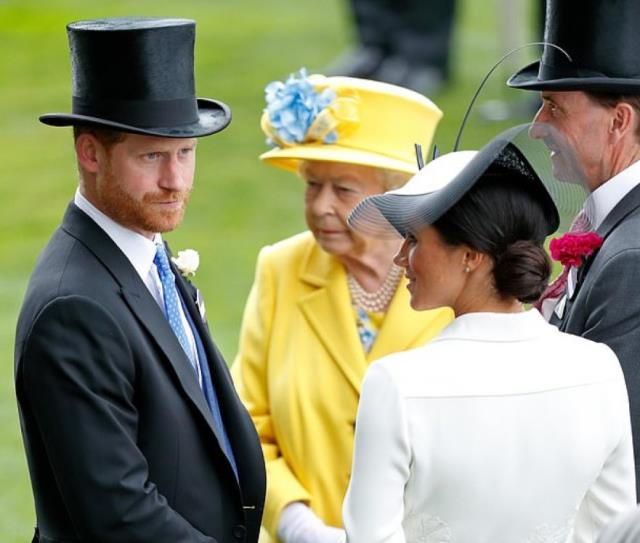 Prens Harry ve eşi Meghan Markle, iki yıl sonra ilk kez Kraliçe'yi ziyaret etti
