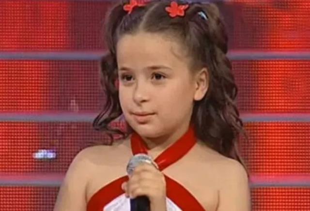 Ses yarışmasında 'Fındık kurdu' lakabıyla Berna Karagözoğlu'nun oğlu hali görenleri şaşırttı