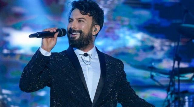 Tuğba Ekinci, 3 yıl sonra konser veren Tarkan'a eleştiri: Şarkıden bıkmış