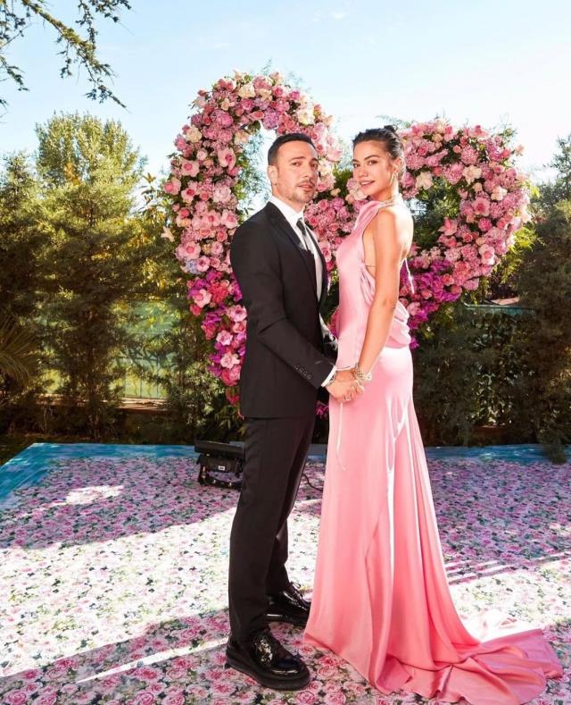 Yaz sonu evlenecek olan Demet Özdemir ve Oğuzhan Koç nişanlandı -  Survivorallstar2022.com