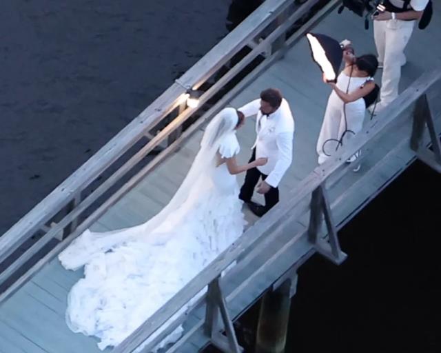 3 gün 3 gece oluyor!  İşte Jennifer Lopez ve Ben Affleck çiftinin rüya düğününden ilk kareler