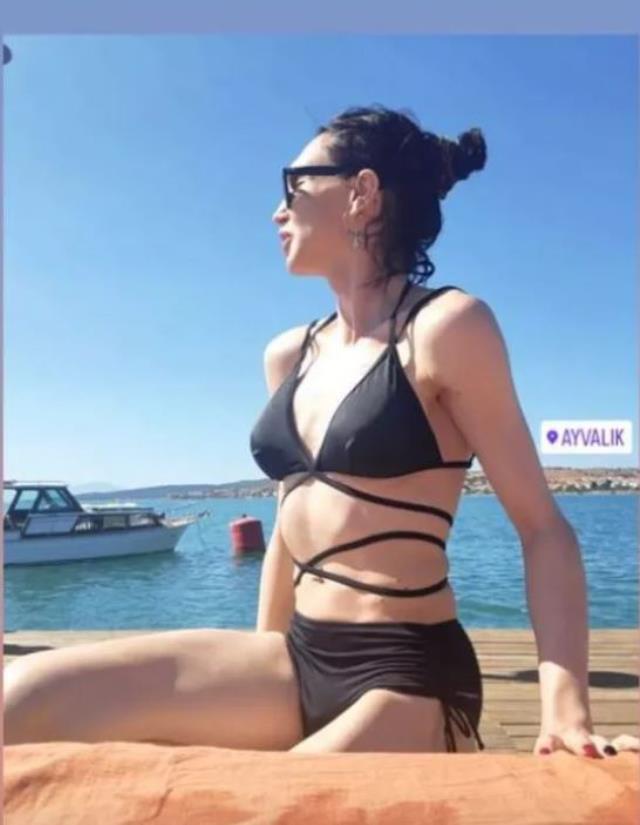 Cinsiyet değişikliği'Timsah Celil' lakaplı ünlü oyuncu bikinili ayrıldı