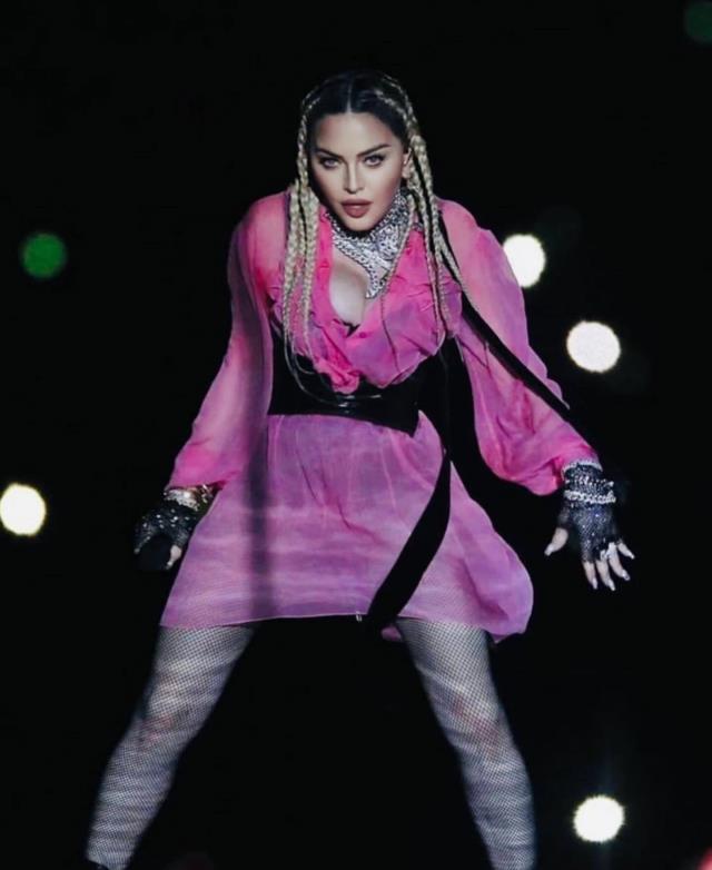 64 milyona ulaşan Madonna, üst düzey pozunu 18 milyon kişiyle paylaştırıldı
