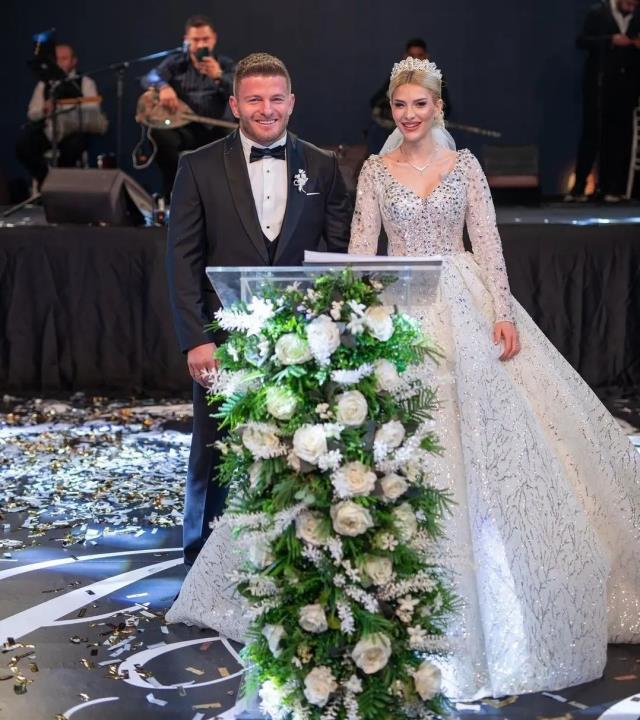 İsmail Balaban ve İlayda Şeker Antalya'da bir düğün yaptı