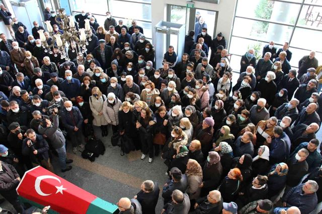 Manken Özge Ulusoy'un babası için Ankara'da cenaze töreni düzenlendi