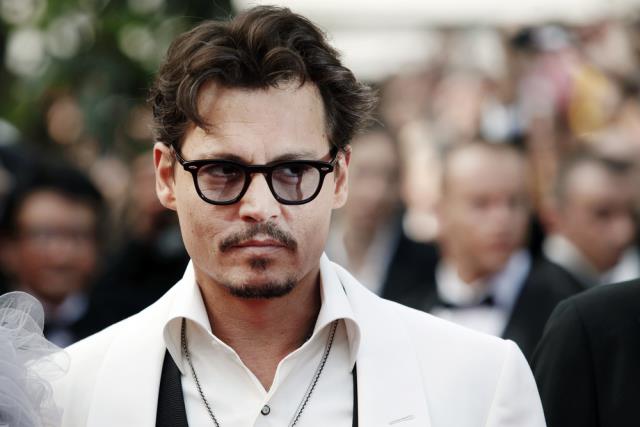 Johnny Depp, işletme evi olan minik misafirlerinin hayalini gerçekleştirdi!  Efsane rolüne büründü
