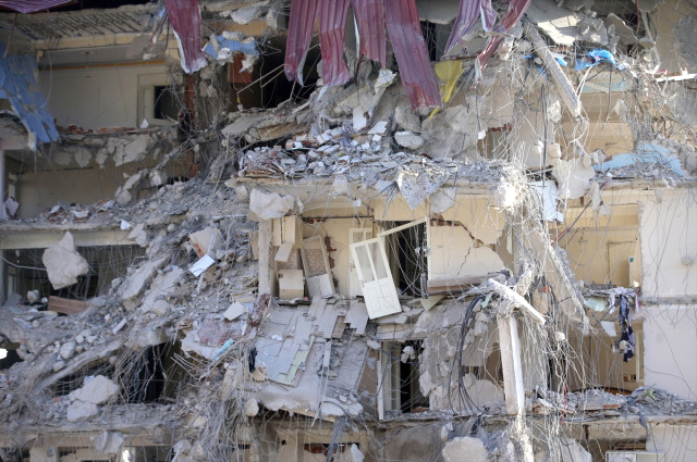 Son Dakikalar: Kahramanmaraş merkezli depremlerde hayatını kaybedenlerin sayısı 49 bin 589'a yükseldi