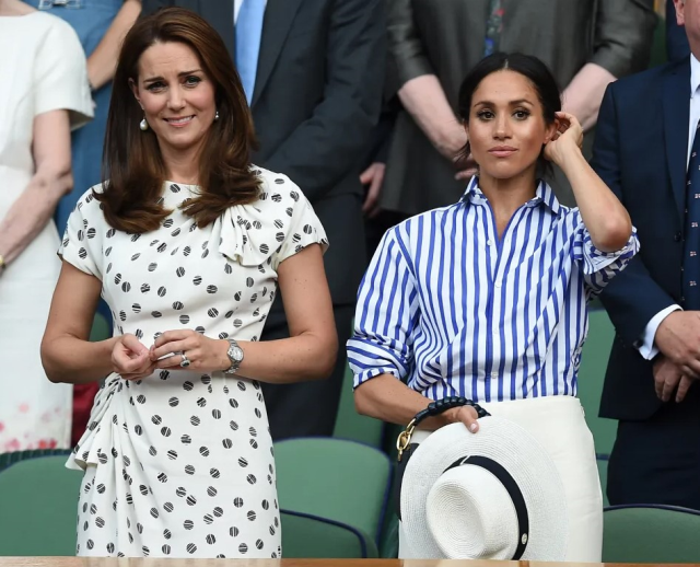 Meghan Markle, Kate Middleton'a 2.776 £ değerindeki çiçekli elbiseyle gizli mesaj gönderdi