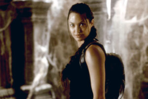 Angelina Jolienin Lara Croft Tomb Raider filmi nerede cekildi Lara