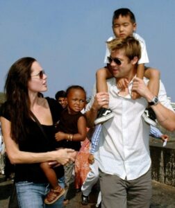 Eski esler kanli bicakli oldu Angelina Jolieden bomba Brad Pitt